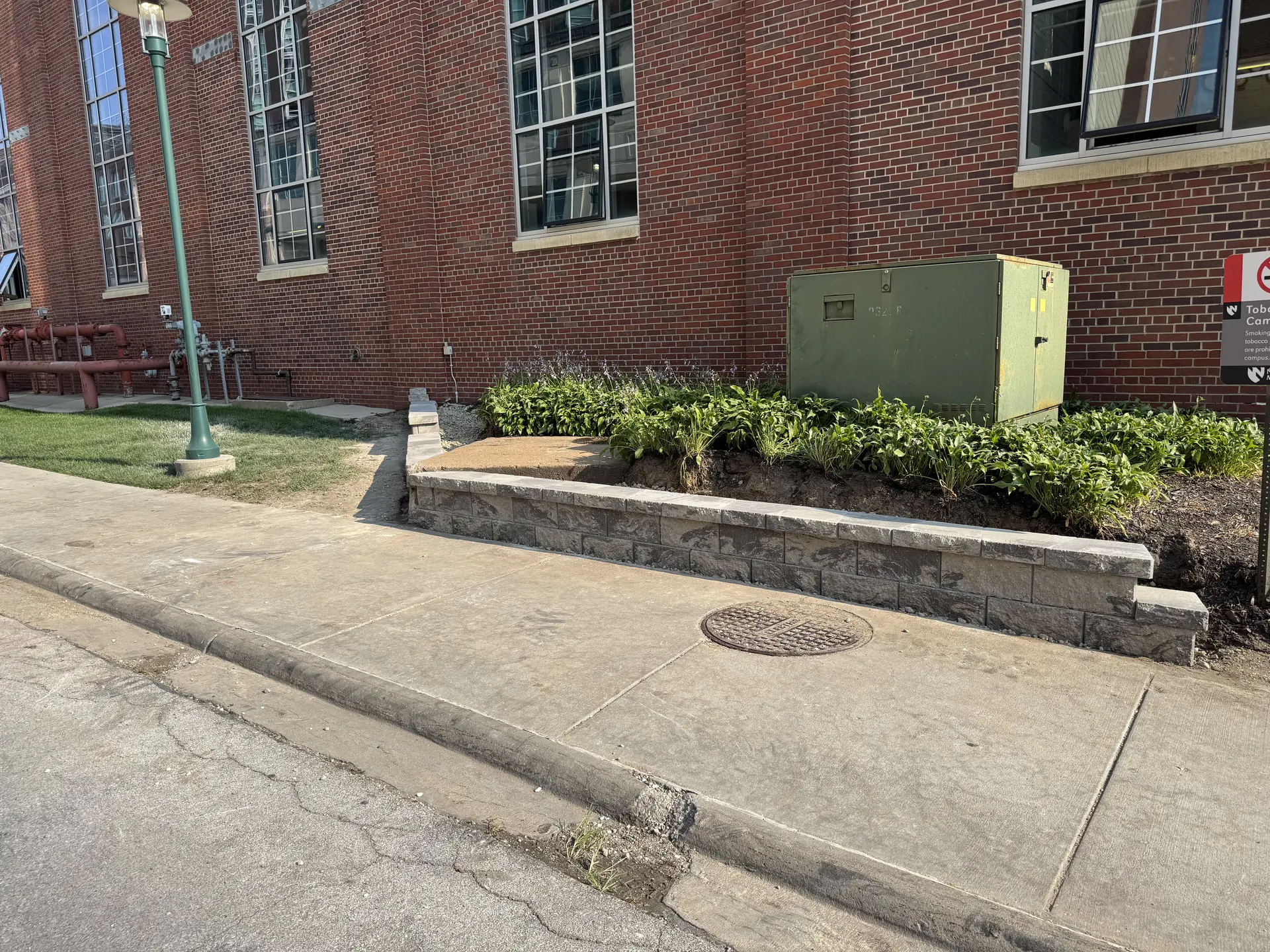 Segmental block retaining wall built by Landwerks